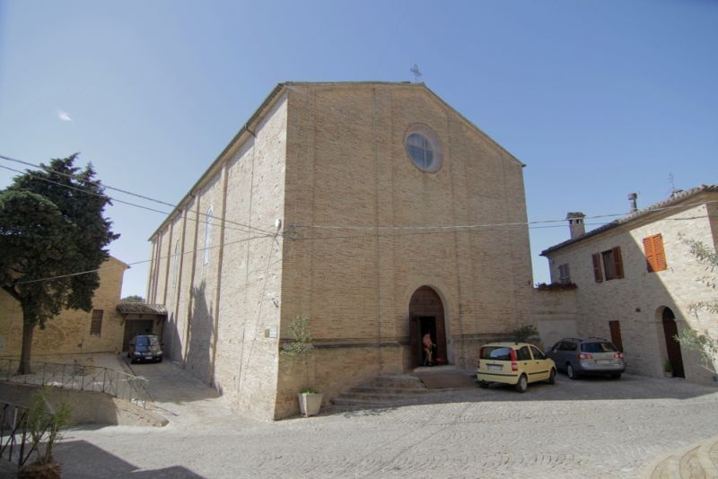 Risultati immagini per chiesa medievale di San Michele treia